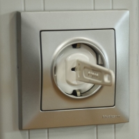 Sevi Bebe Priz emniyeti 4lü