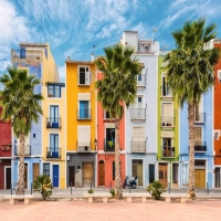 Ravensburger 1000 Parça Puzzle İspanya Renkli Evler 