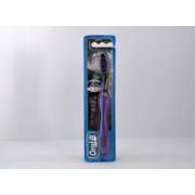 Oral-B Black Çok Yönlü Aktif Kavrama Diş Fırçası Orta