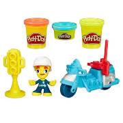 Hasbro Play Doh Town Figür ve Araç B5959